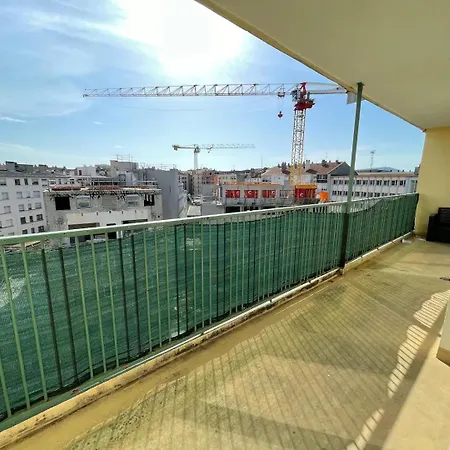 L'émeraude Gare Un à Part * Metz